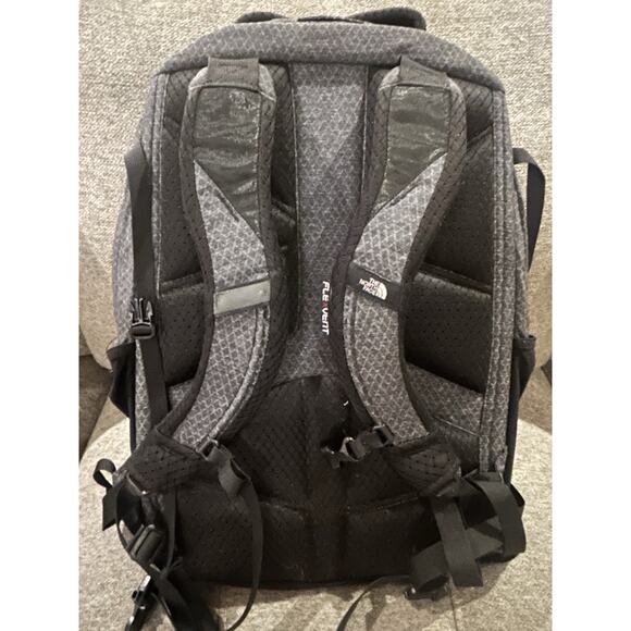 The North Face Recon Backpack - Picture 2 of 7